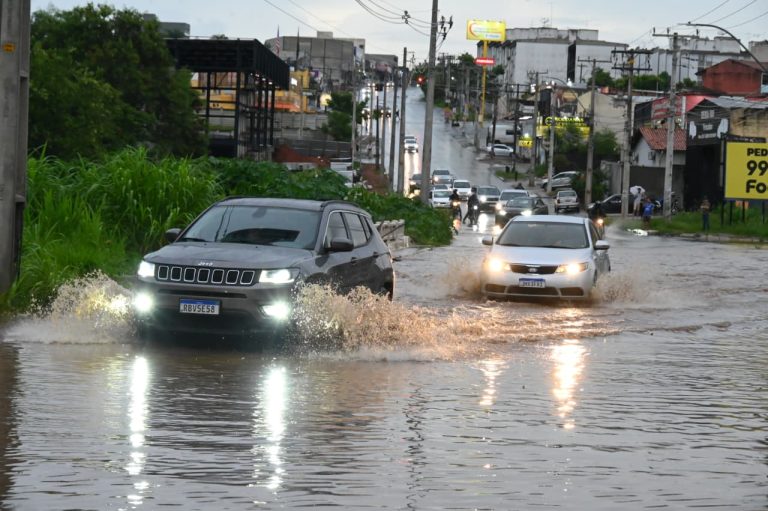 Tempestades com vento forte e granizo colocam Goiânia e 112 municípios de Goiás em alerta