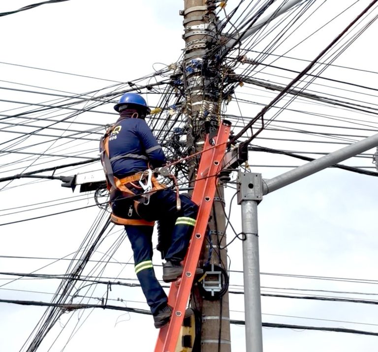Prefeitura disponibiliza canal para denúncias de fios soltos e baixos em Goiânia 