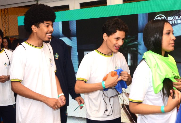 Alunos das Escolas do Futuro de Goiás podem receber Bolsa Profissionalizante de até R$ 400