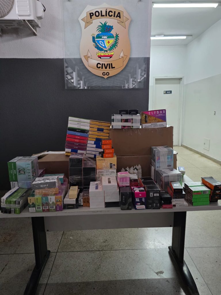 Polícia Civil apreende cerca de R$ 100 mil em cigarros eletrônicos vendidos irregularmente em Goiânia