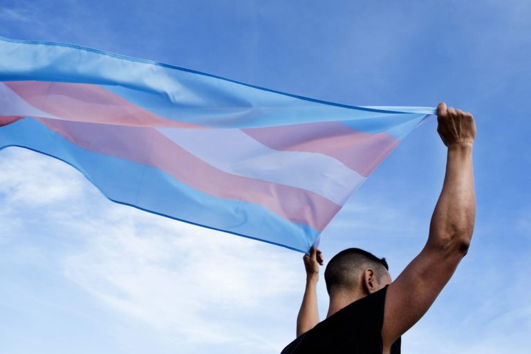 Prefeitura de Goiânia realiza mutirão TransViver com serviços gratuitos para população trans e LGBTQIA+ 