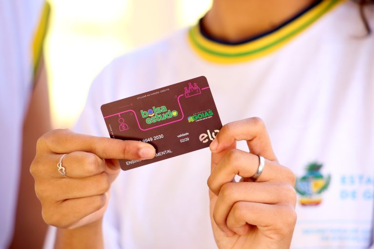 Governo de Goiás alerta estudantes para prazo dos saldos do cartão Bolsa Estudo