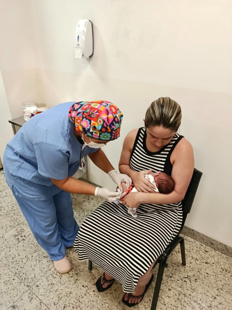 Prefeitura de Goiânia inicia aplicação de novo imunizante para prevenir bronquiolite em bebês prematuros 