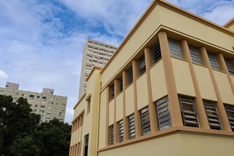 Museu Goiano Zoroastro Artiaga celebra 80 anos nesta sexta-feira (6), com restauração em fase final 