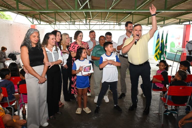 Prefeitura de Goiânia premia Escola Municipal Ayrton Senna após arrecadação de 32 toneladas de recicláveis