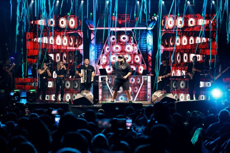 Pós-Carnaval reúne 100 mil pessoas em shows gratuitos nos bairros de Goiânia 