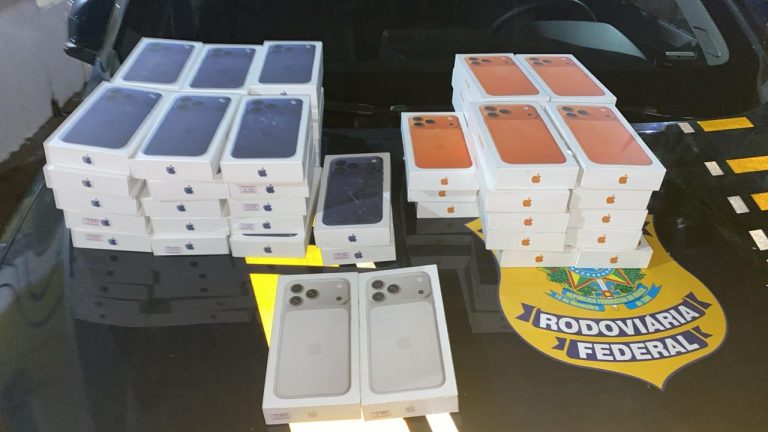 PRF apreende 57 celulares escondidos em compartimento oculto na BR-153, em Itumbiara
