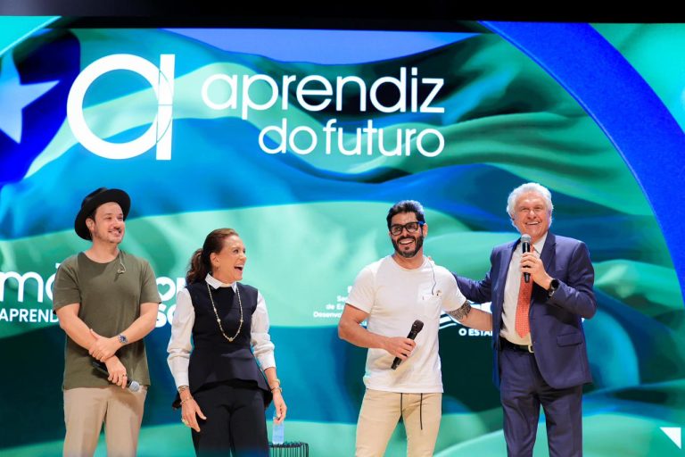 Caiado destaca qualificação de jovens durante recepção do programa Aprendiz do Futuro 