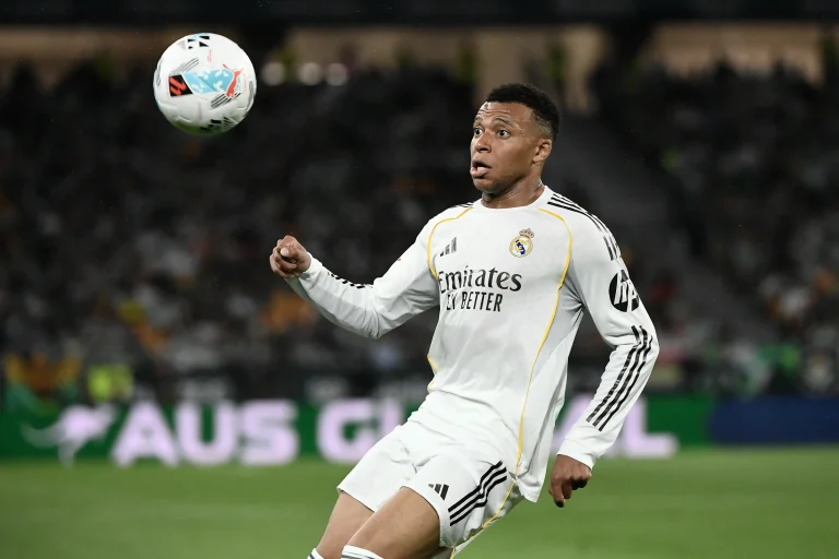 Real Madrid confirma lesão na coxa esquerda de Mbappé a menos de dois meses para a Copa do Mundo