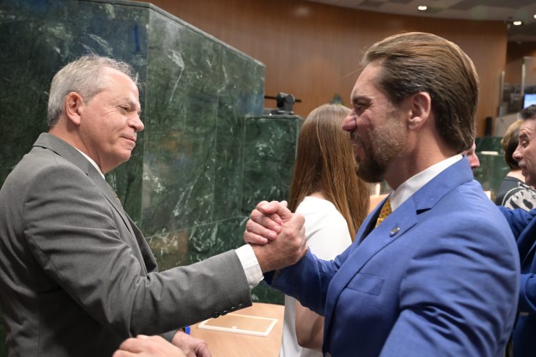 Sob liderança de Bruno Peixoto, Alego homenageia profissionais da contabilidade com Certificado do Mérito Legislativo 