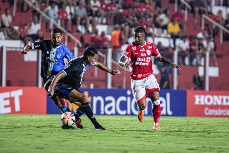 Vila Nova empata com Capital-DF no OBA e sai da zona de classificação na Copa Centro-Oeste