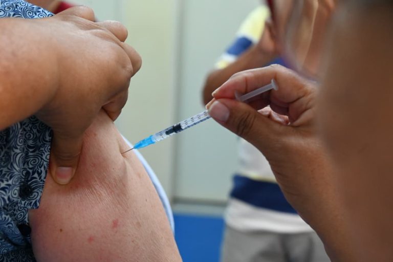 Goiânia disponibiliza oito pontos de vacinação contra influenza no feriado prolongado 