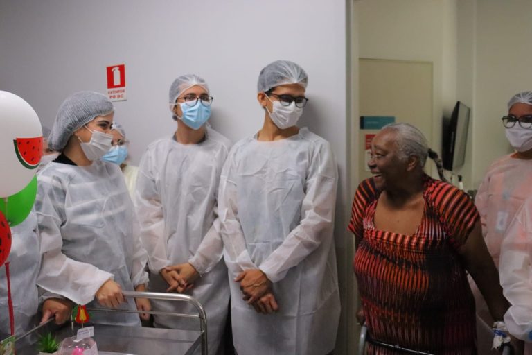 Saúde em Goiás implanta alta humanizada e transforma despedida em gesto de cuidado