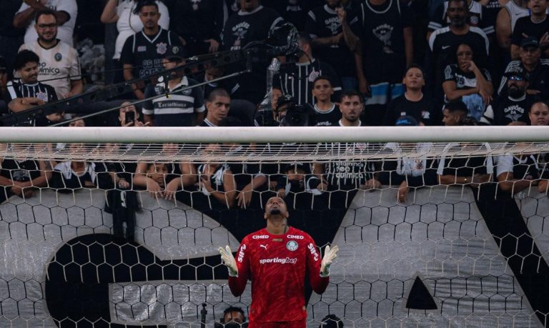 Carlos Miguel em ação no Dérbi deste domingo.