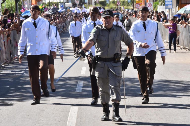 Prefeitura de Aparecida de Goiânia celebra 104 anos com desfile, bolo e anúncio de novas obras