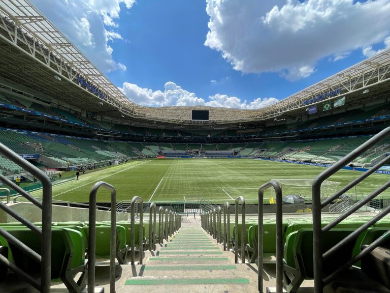 Allianz encerra parceria histórica de naming rights do estádio do Palmeiras.