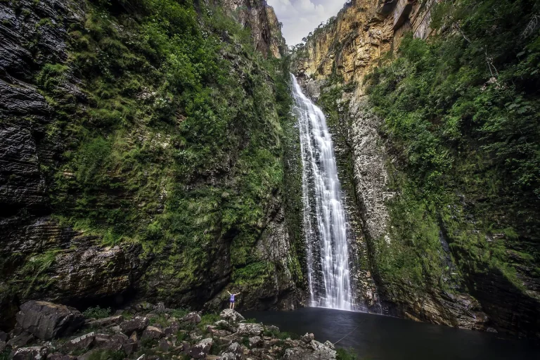 Cachoeira do Segredo cria área exclusiva para prática de nudismo na Chapada dos Veadeiros