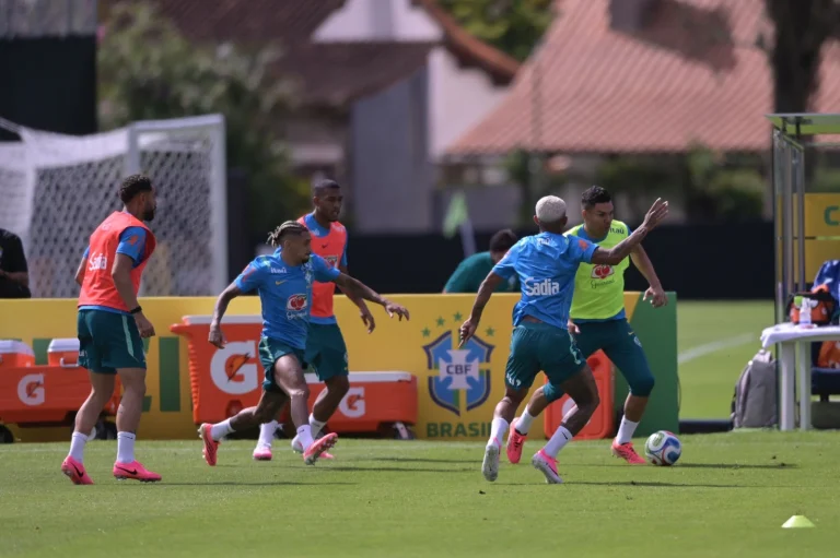 Seleção Brasileira realiza segundo dia de treinos na Granja Comary visando a Copa do Mundo