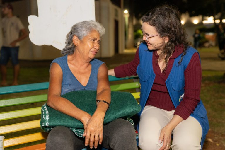 Com chegada de frente fria, Goiás intensifica entrega de cobertores e já alcança 97% dos municípios