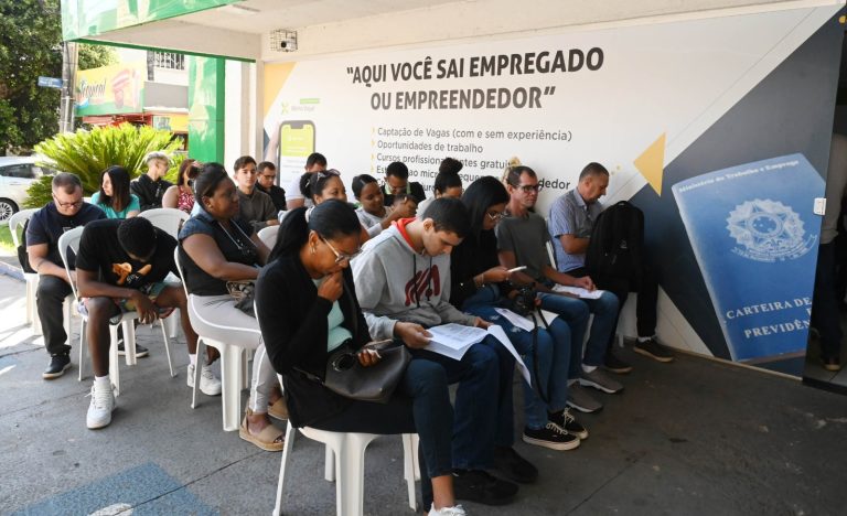 Feirão de Empregos oferece mais de mil vagas para jovens aprendizes e estagiários em Goiânia