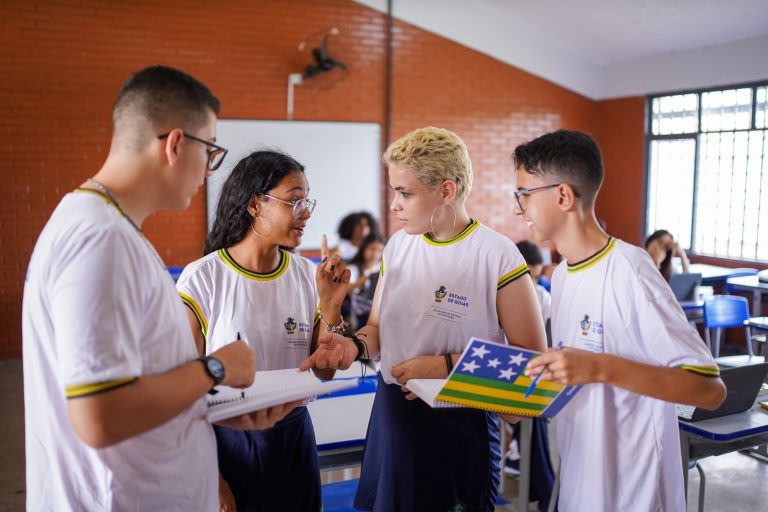 Com melhor média do país entre redes estaduais, Goiás lidera desempenho em redação no Enem 2025 