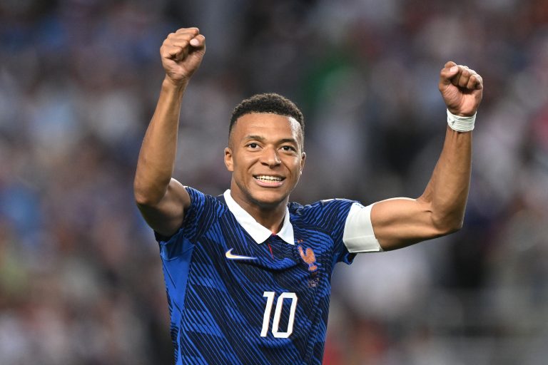 Mbappé e Haaland comandam vitórias que classificam França e Noruega à segunda fase da Copa do Mundo