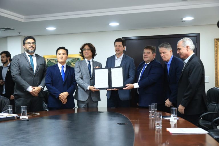 Goiás firma parceria para instalação de indústria sul-coreana de armamentos com investimento de R$ 77 milhões