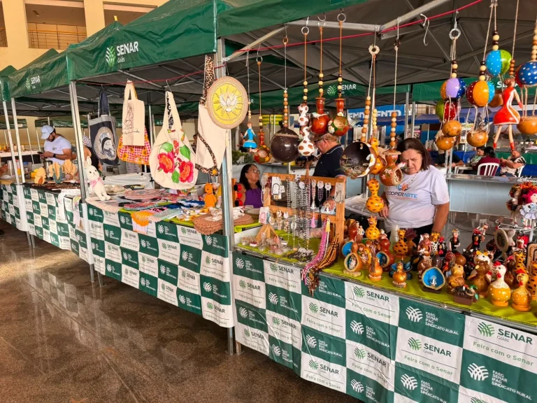 Feira da Agricultura Familiar reúne mais de 50 produtores no Paço Municipal de Goiânia