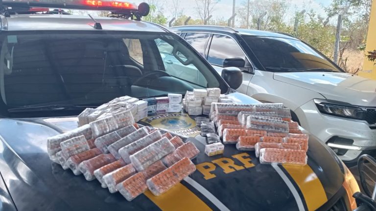 PRF apreende cerca de 2,2 mil ampolas de medicamentos para emagrecimento na BR-060, em Guapó