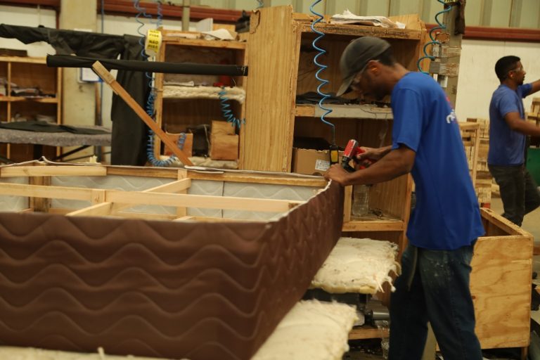 Mercado de trabalho goiano registra taxa de desemprego de 4% no segundo trimestre de 2026, menor que a taxa nacional que ficou em 5,4%