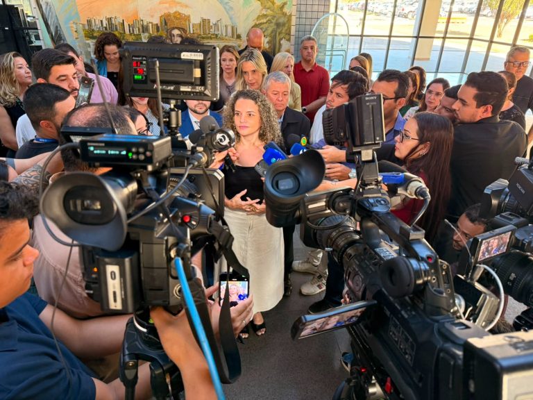 Justiça determina que escolas de Goiânia mantenham 70% dos servidores durante greve e prevê multa diária de R$ 5 mil