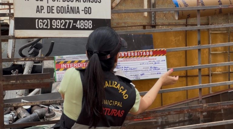 Operação fiscaliza ferros-velhos em Aparecida e interdita quatro estabelecimentos