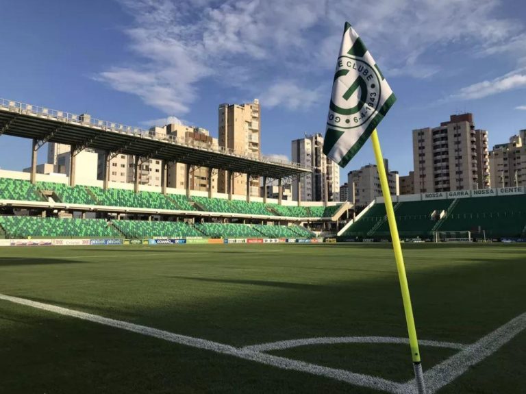 Goiás acumula déficit e enfrenta dificuldades financeiras em meio à disputa da Série B