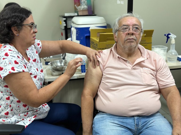 Goiânia amplia vacinação contra pneumonia para idosos com 85 anos ou mais