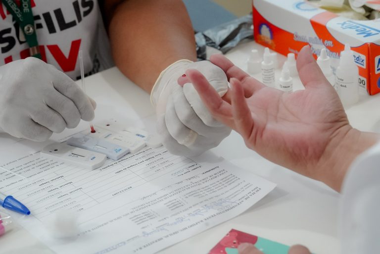 Casos de sífilis em gestantes aumentam e preocupam autoridades em Goiás