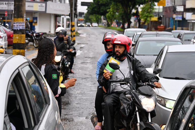 Prefeitura inicia operação para alertar motoristas sobre alagamentos em Goiânia