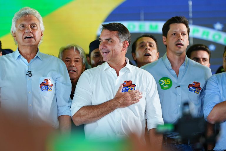 Major Vitor Hugo defende possível cargo de Caiado em governo de Flávio Bolsonaro