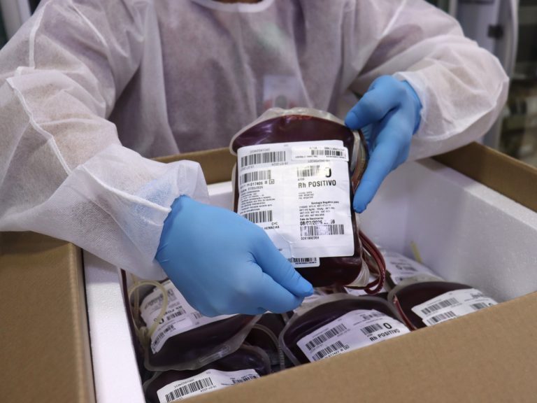Hemocentro de Goiás envia 150 bolsas de sangue ao Rio Grande do Sul
