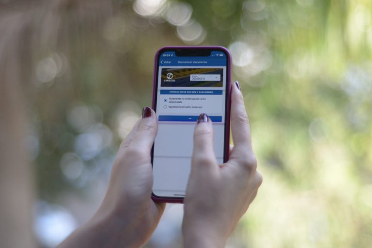 Saneago alerta para golpes com boletos falsos e WhatsApp