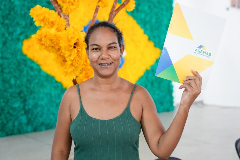 Governo de Goiás entrega 24 escrituras gratuitas a famílias de Faina nesta segunda-feira (19)