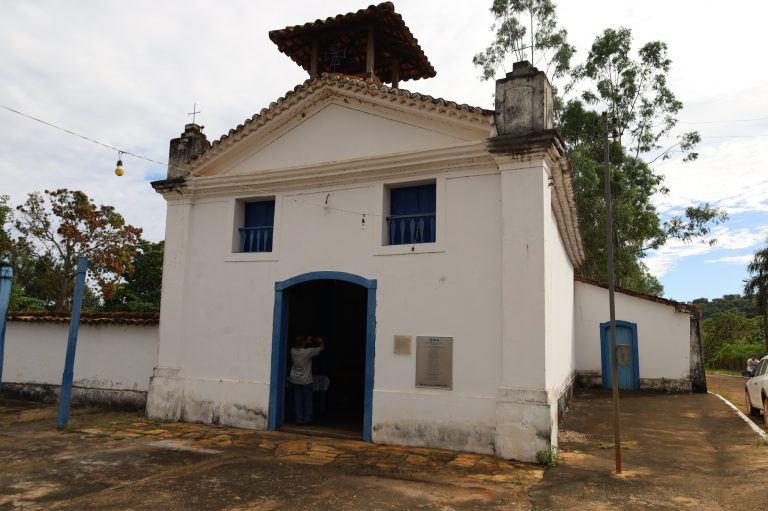 Governo de Goiás abre licitação de R$ 2,8 milhões para restaurar igreja histórica em Buenolândia