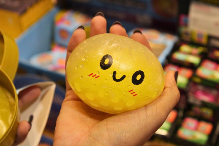 Procon Goiás alerta pais para riscos de queimaduras com brinquedos squishy